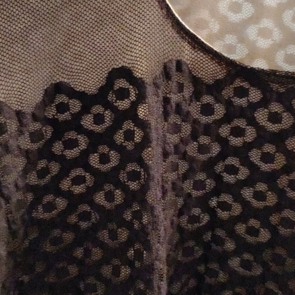 Collective Concepts Sleeveless Lace Top - Picture 3 of 7